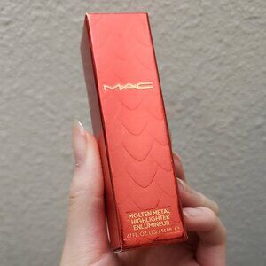 BNIB LE MAC Lovestruck Luck Molten Metal Highlighter Many Moons Aglow